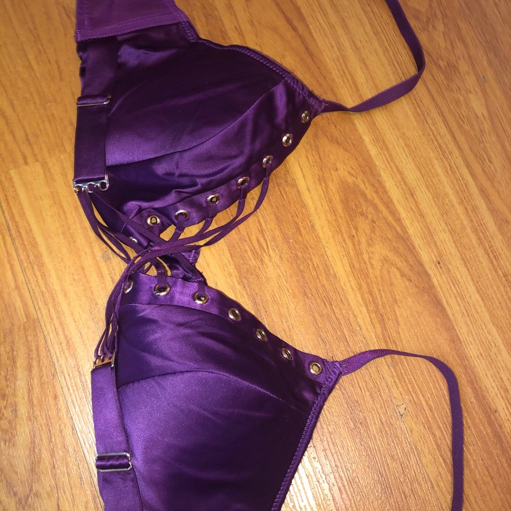 Super cute Fenty purple strapped bra